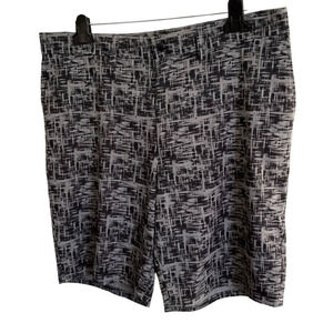 Haggar Men’s Active Series Cruise Hybrid Shorts Size 36 Black White Abstract